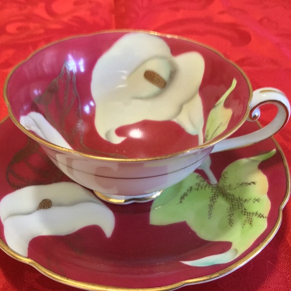 Castle Red Calla Lily Teacup and Saucer - Picture 1 of 2